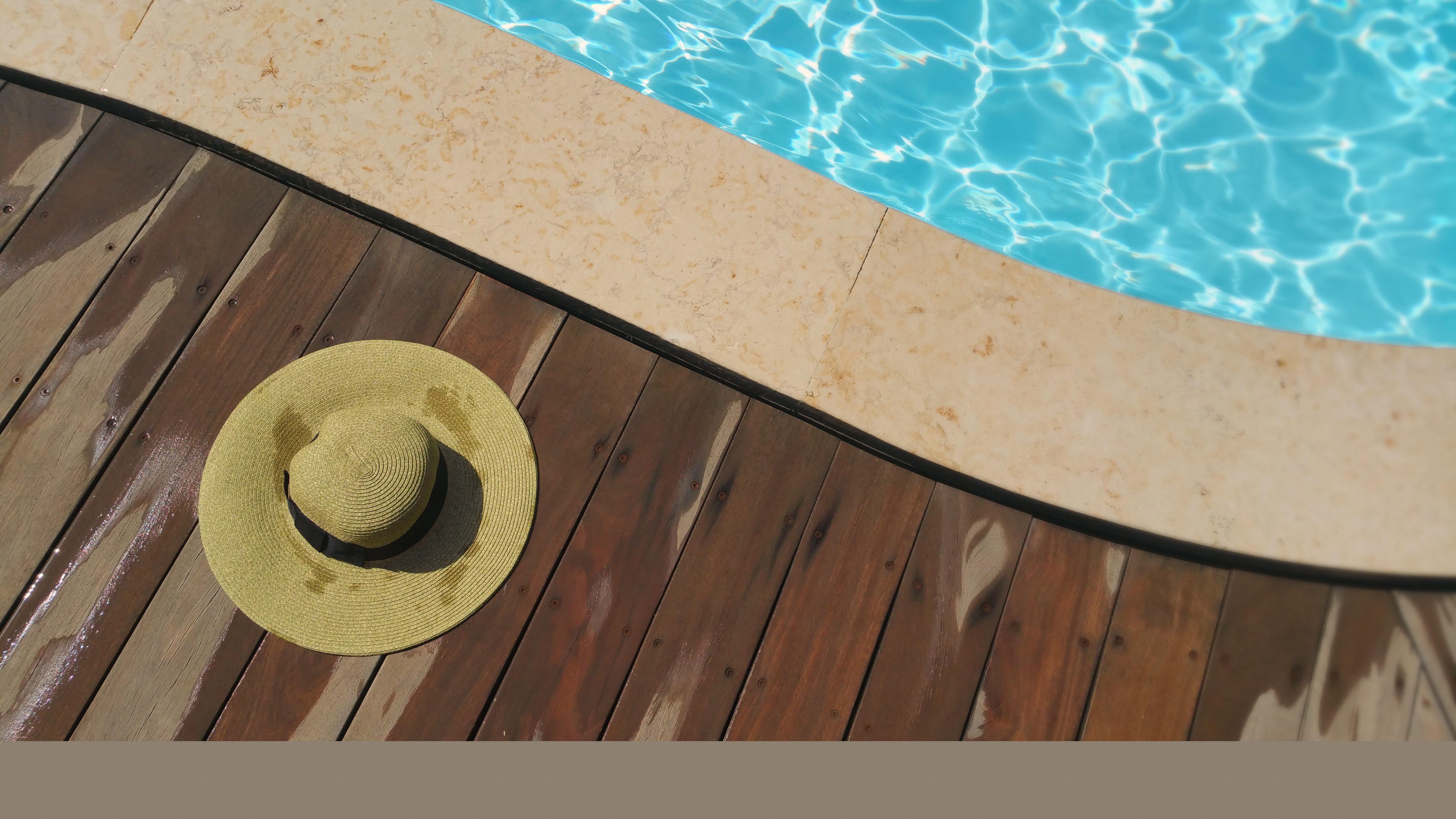 Exterieur motif 'Bain de Soleil'