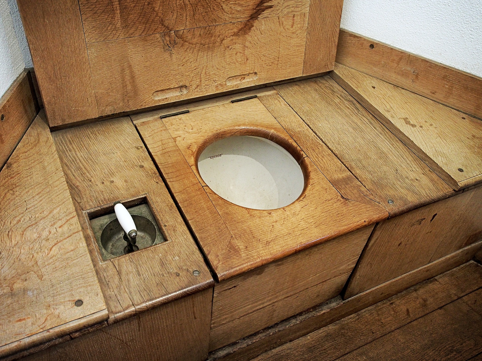 Sanitaires motif 'Eco-sphere'