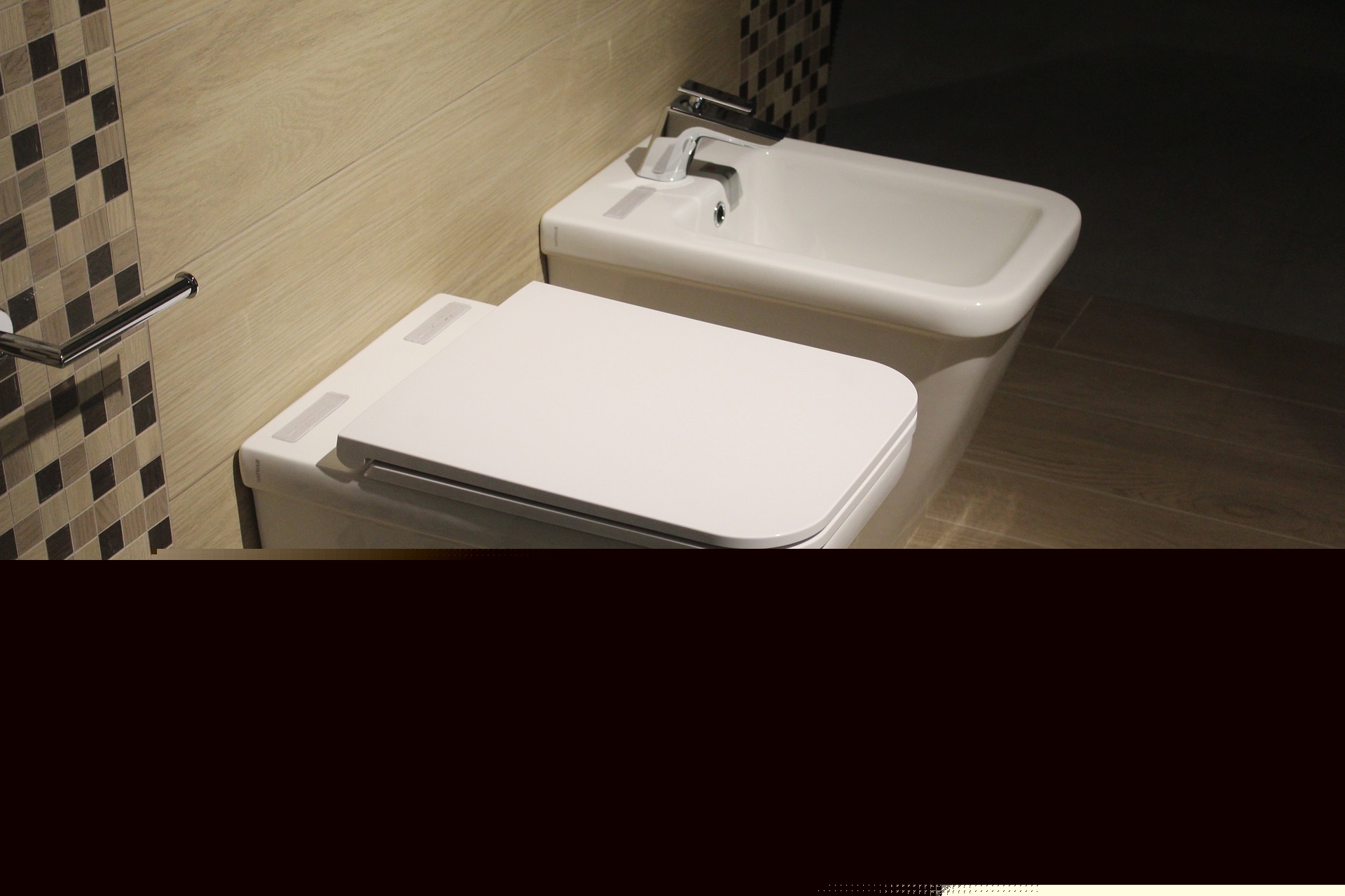 Sanitaires motif 'Yamato'
