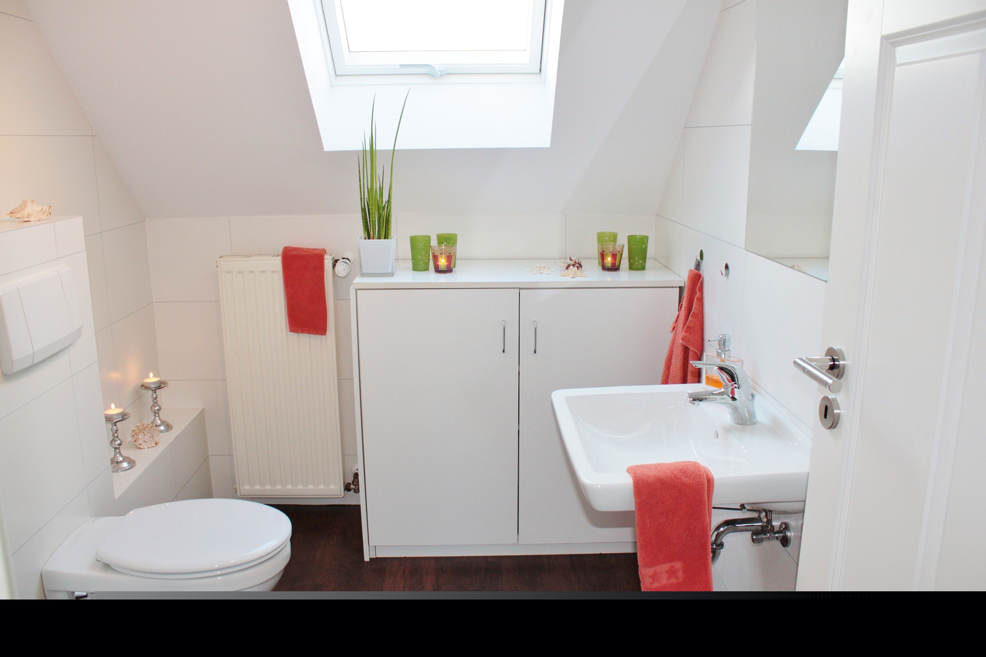 Sanitaires motif 'AliceWhite'
