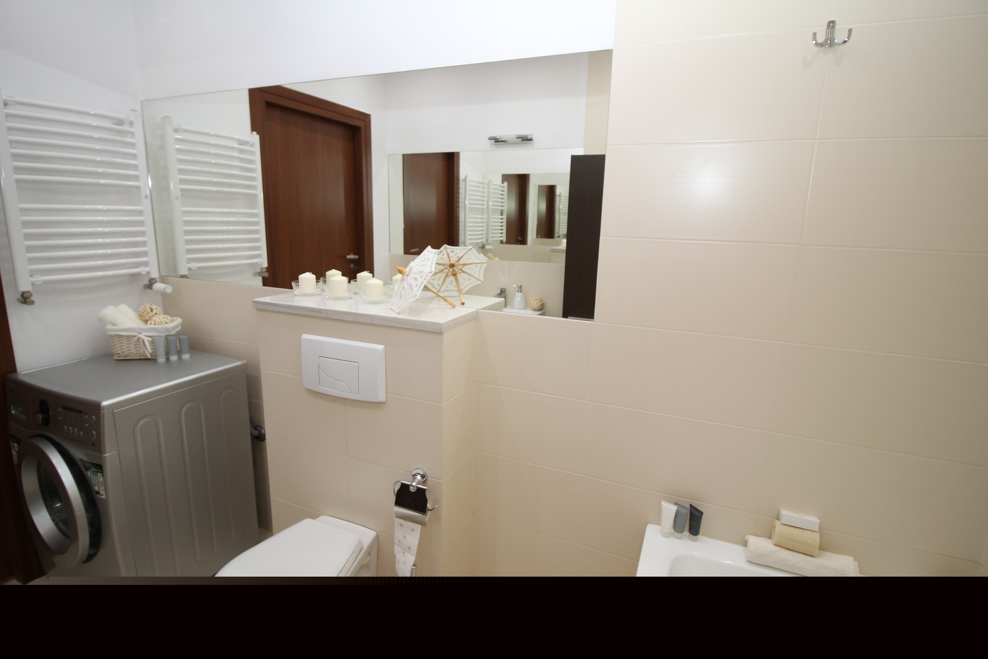 Sanitaires motif 'Spartan'